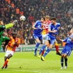 Schalke 04 sale vivo del "Infierno de Estambul"