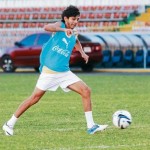 Kaká se prueba en el Olimpia