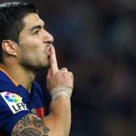 Un «póquer» de Suárez mantiene líder al Barcelona 