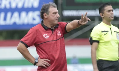 Fernando Mira entrenador del Vida