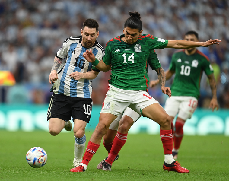 ARG MEX Erick Gutierrez vs Messi