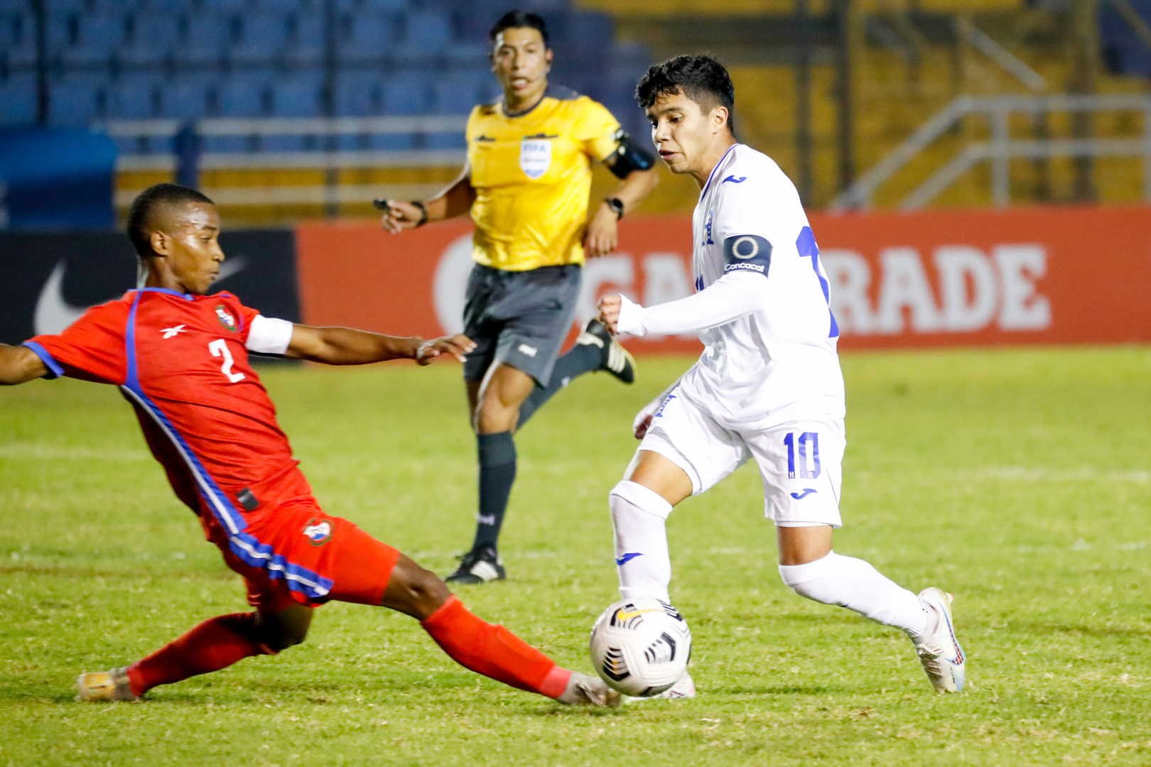 Roberto Osorto Honduras vs Panamá